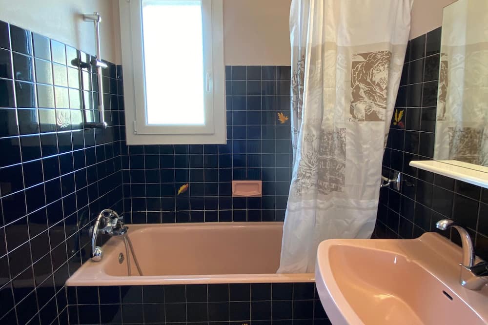 Photo of Bathroom in Saint-Hippolyte