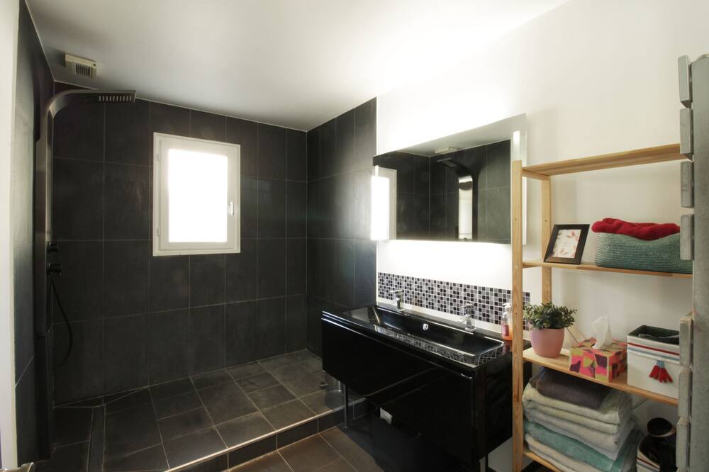 Photo of Bathroom in Saint-Alban-de-Montbel