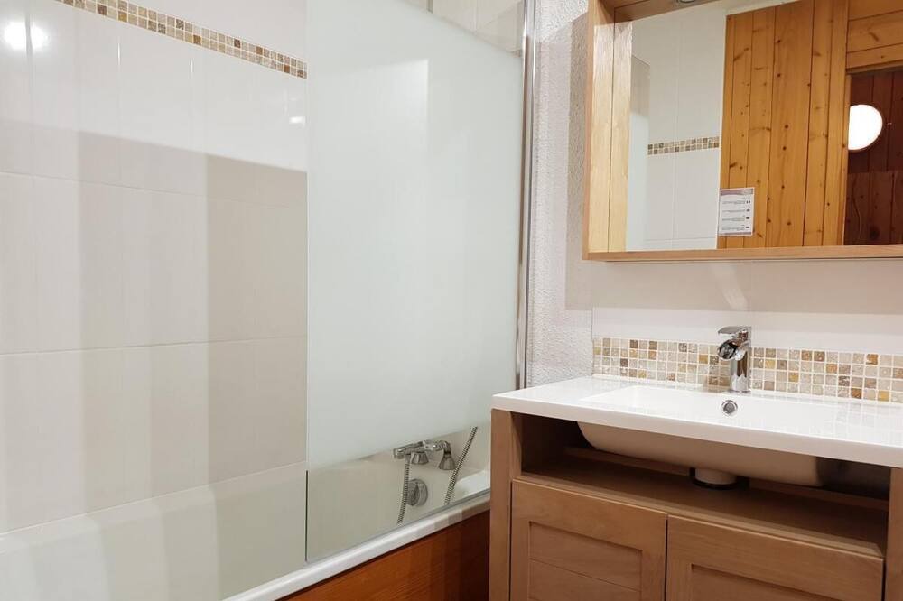 Photo of Bathroom in Arc-1600