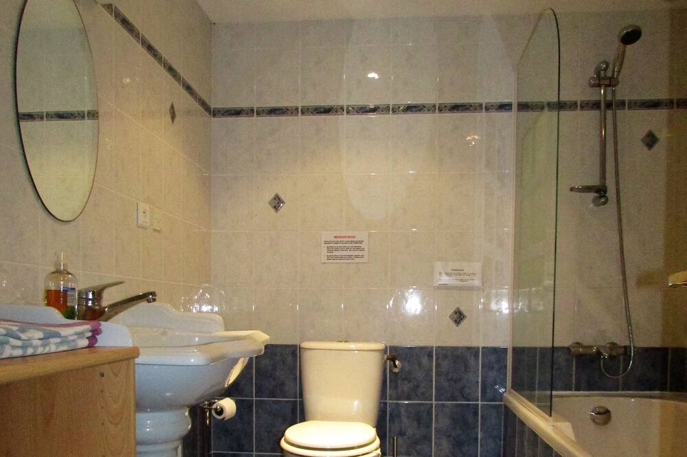 Photo of Bathroom in Saint-Hippolyte