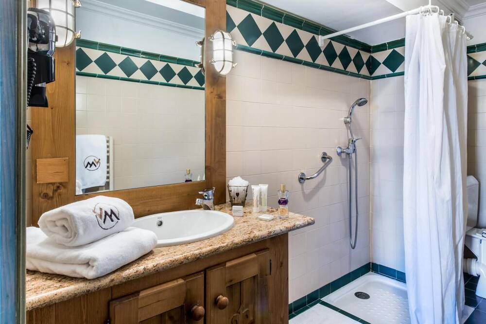 Photo of Bathroom in Les Almes