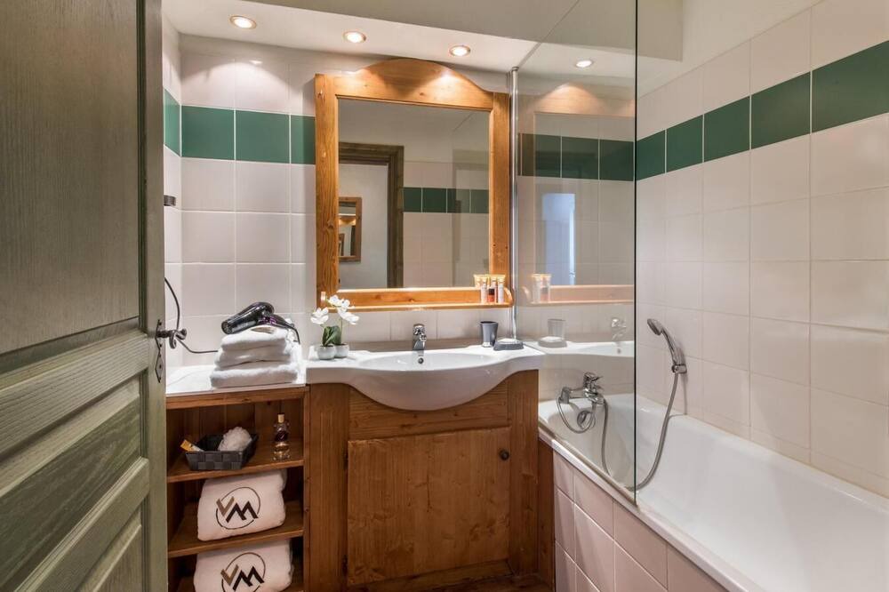 Photo of Bathroom in Les Almes