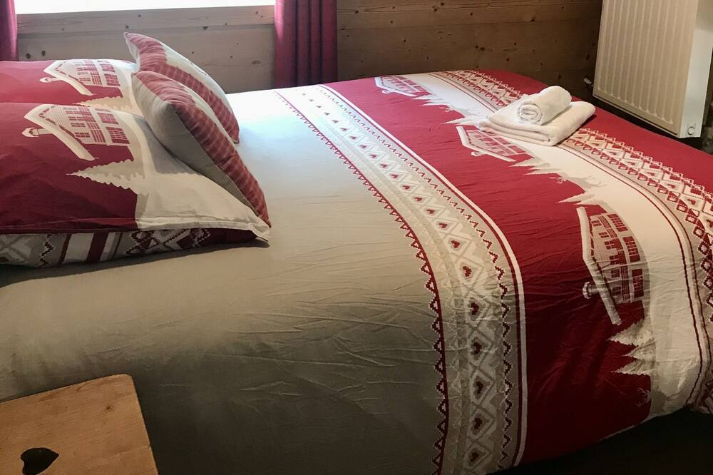 Photo of Bedroom in Le Villaret du Nial