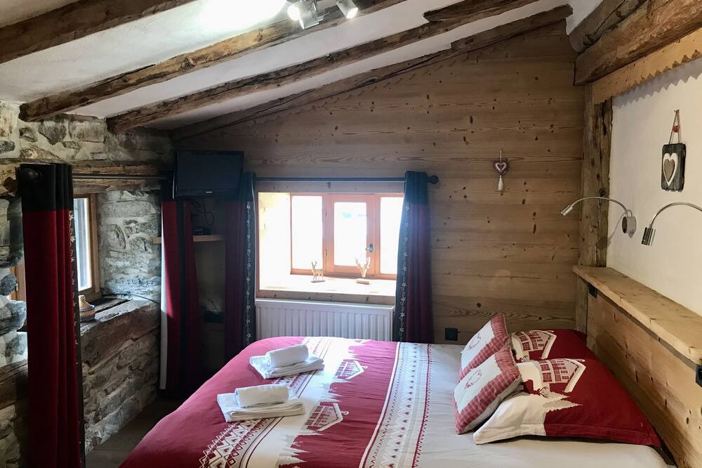 Photo of Bedroom in Le Villaret du Nial