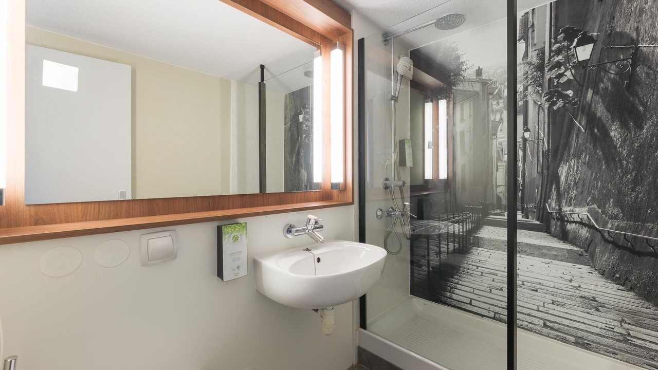 Photo of Bathroom in Saint-Laurent-de-Mure