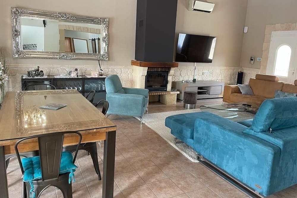 Photo of Livingroom in Grignan