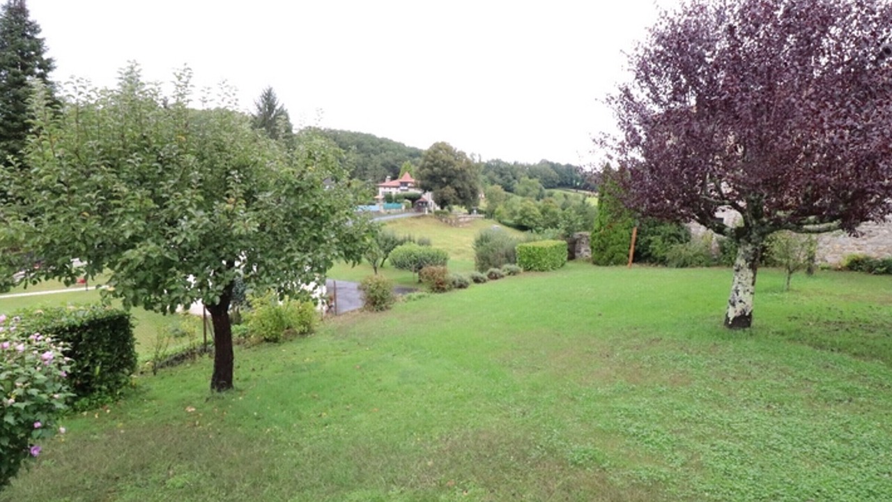 Photo of Outdoor in Pers