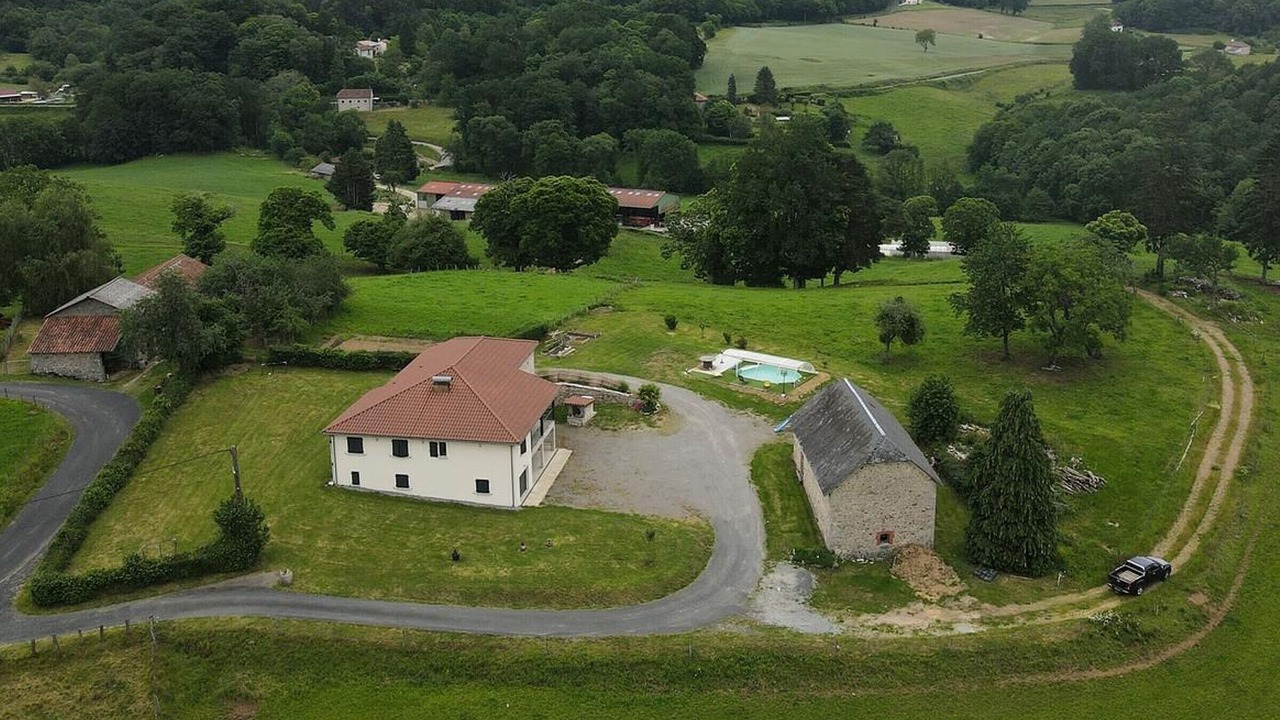 Photo of Outdoor in Parlan