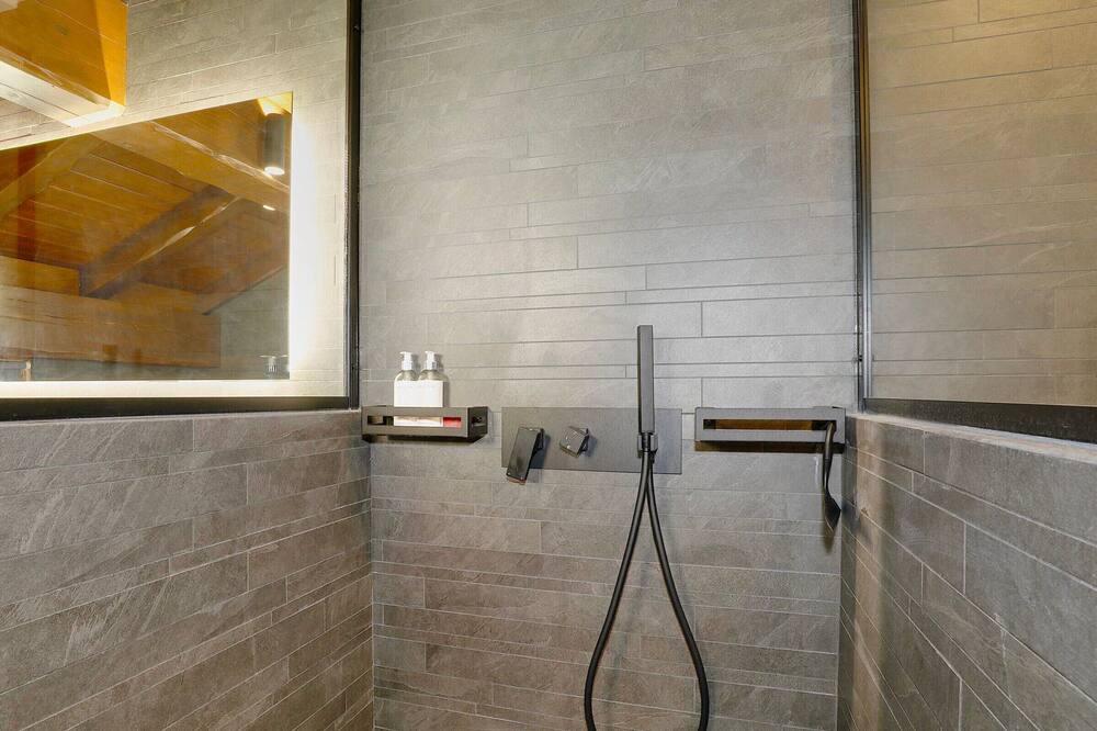 Photo of Bathroom in La Perriere