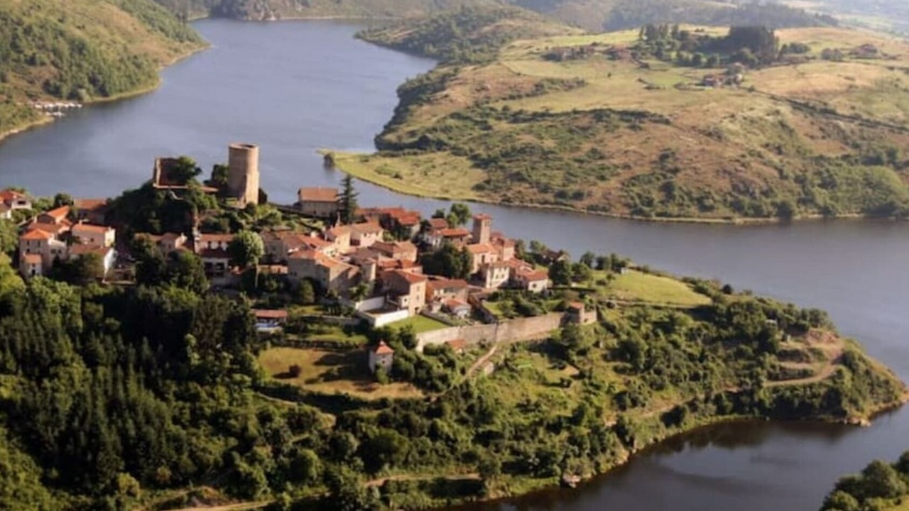 Photo of Outdoor in Saint-Jean-Saint-Maurice-sur-Loire