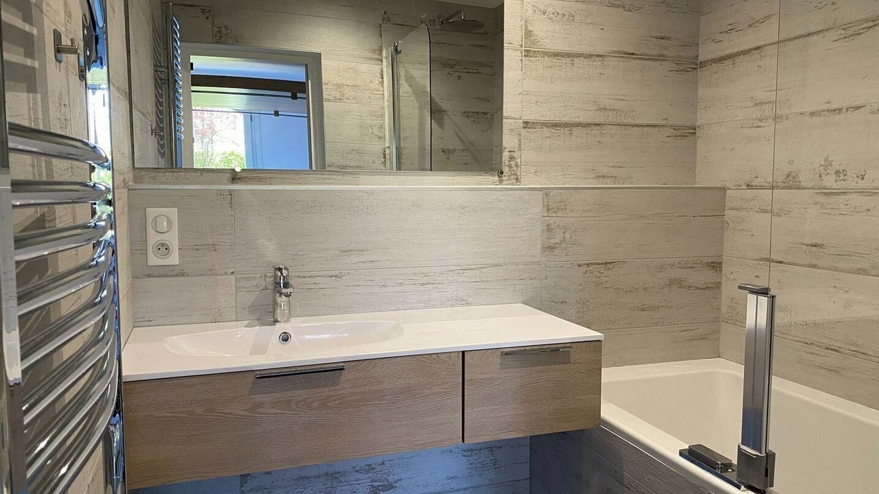 Photo of Bathroom in Le Pont-de-Beauvoisin