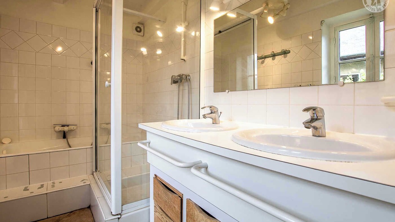 Photo of Bathroom in Saint-Sulpice