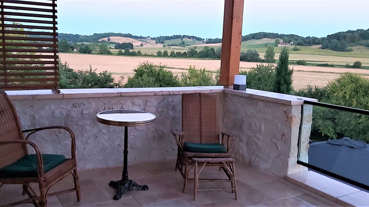 Photo of Patio Balcony in Monjoi