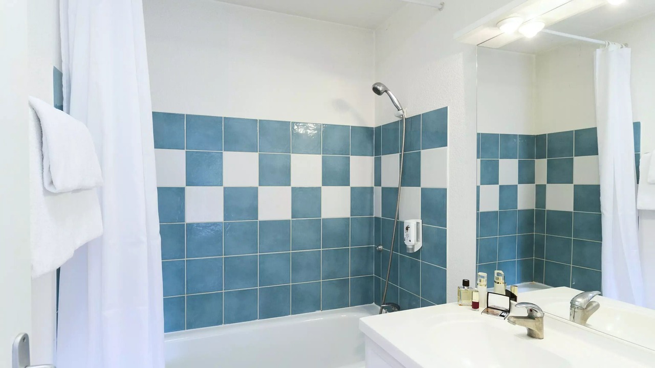 Photo of Bathroom in Marcy-l'Etoile
