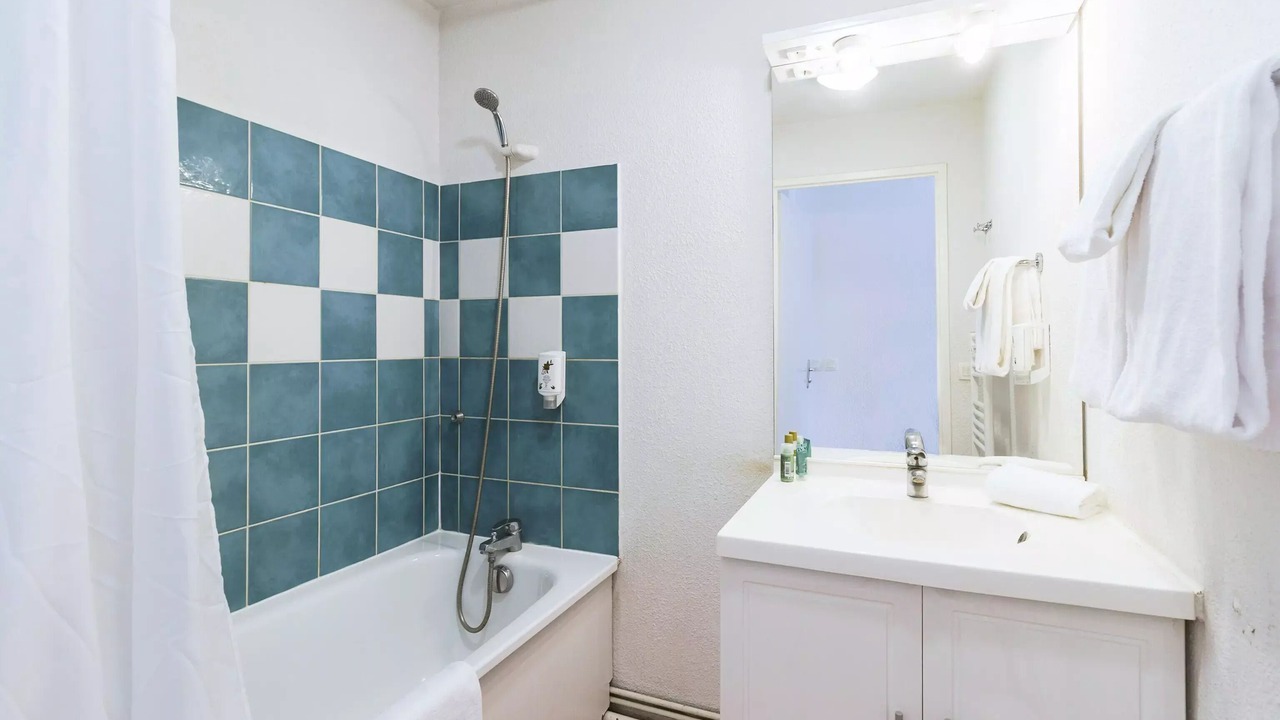 Photo of Bathroom in Marcy-l'Etoile