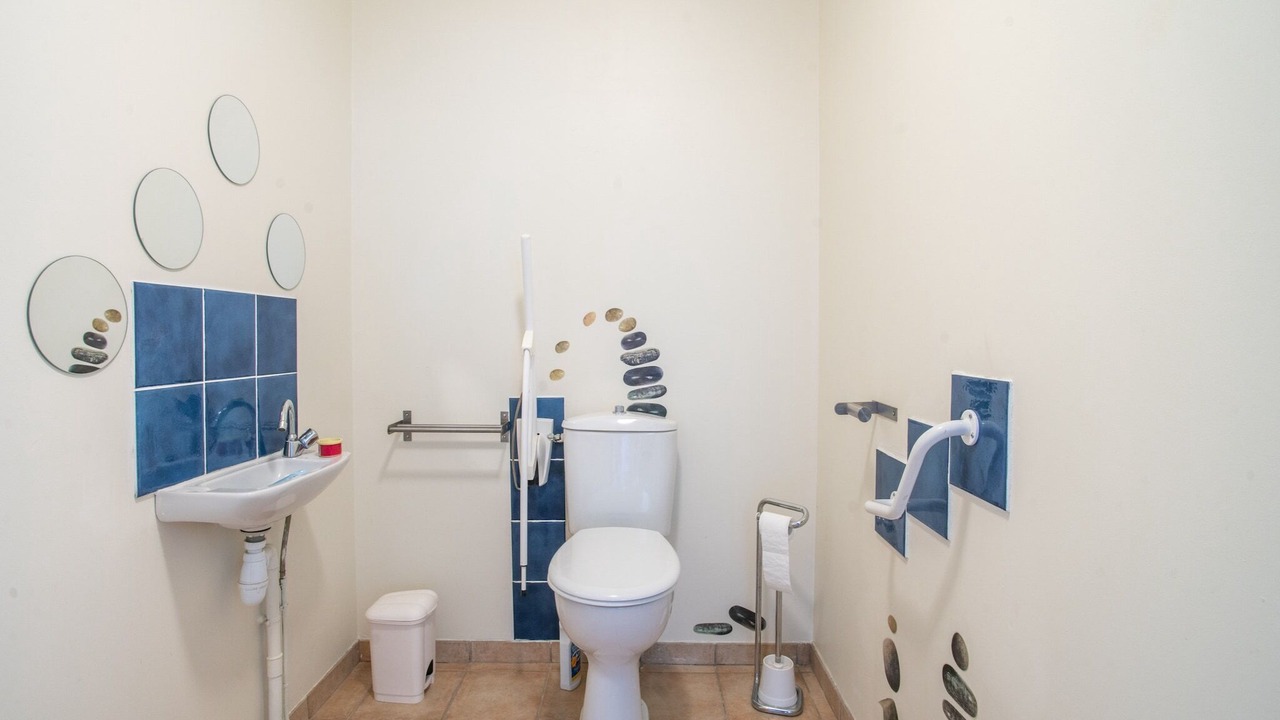Photo of Bathroom in Largentiere