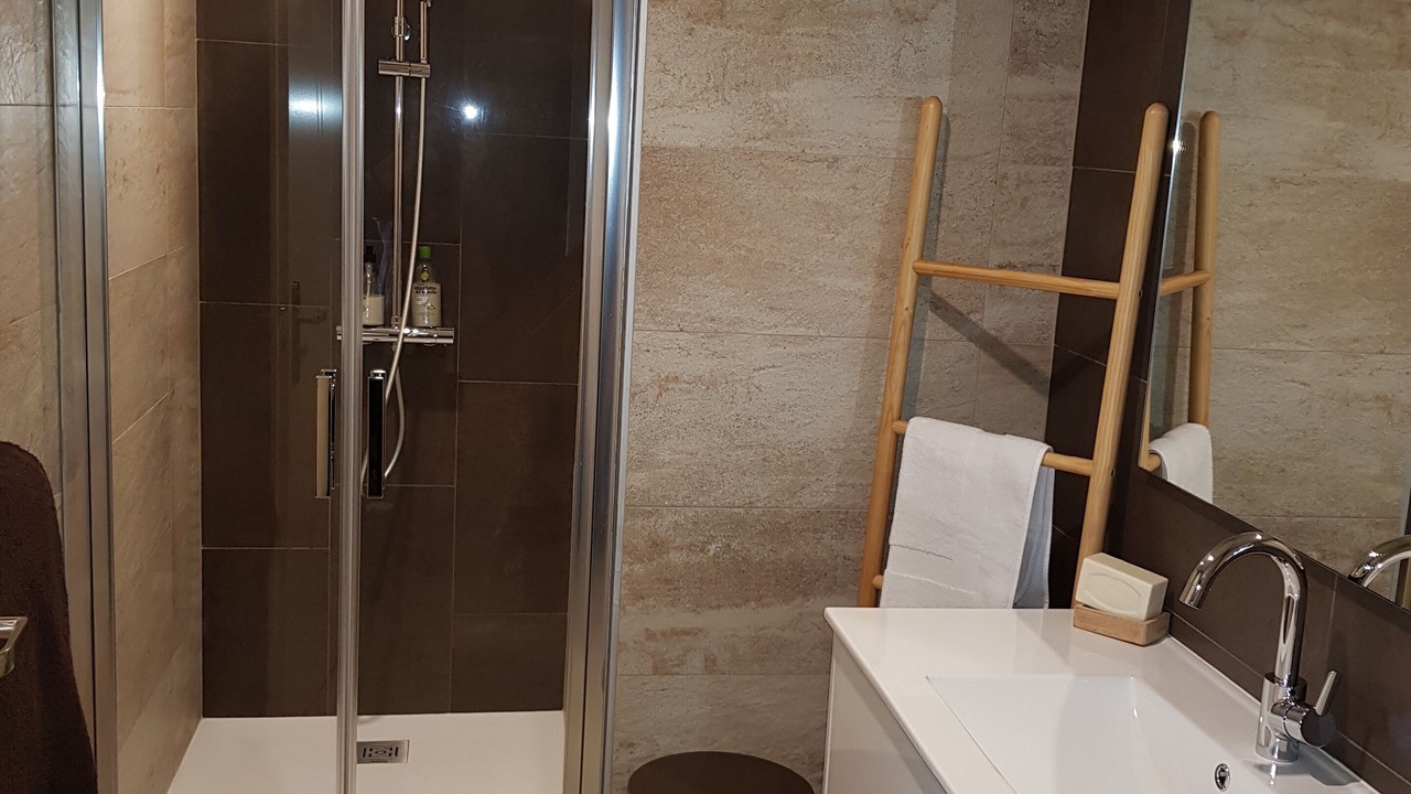 Photo of Bathroom in Leynhac