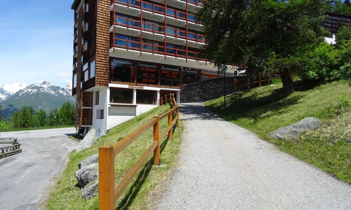 Photo of Outdoor in Arc-1600