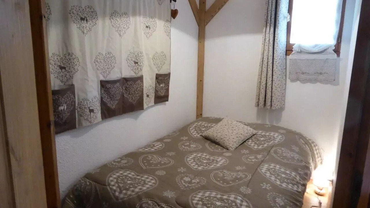 Photo of Bedroom in Areches