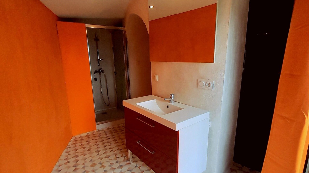 Photo of Bathroom in Saint-Santin-de-Maurs
