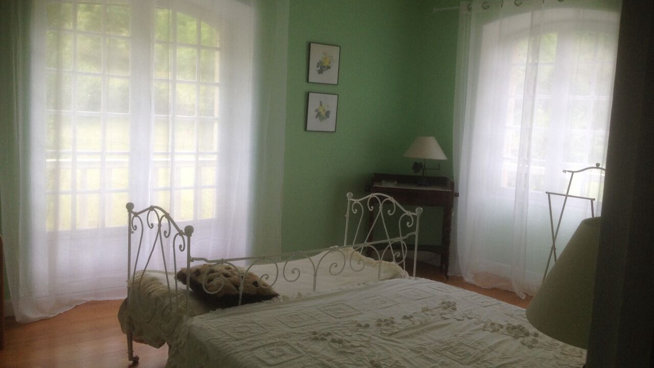 Photo of Bedroom in Mondalazac