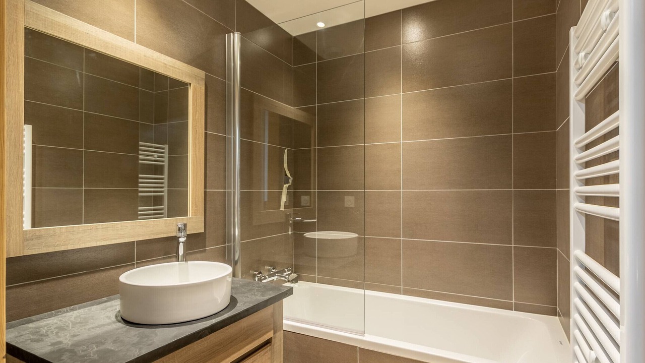 Photo of Bathroom in Arc-1600