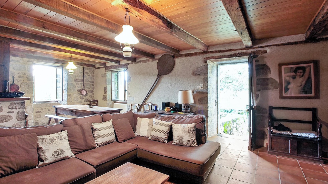 Photo of Livingroom in Senezergues