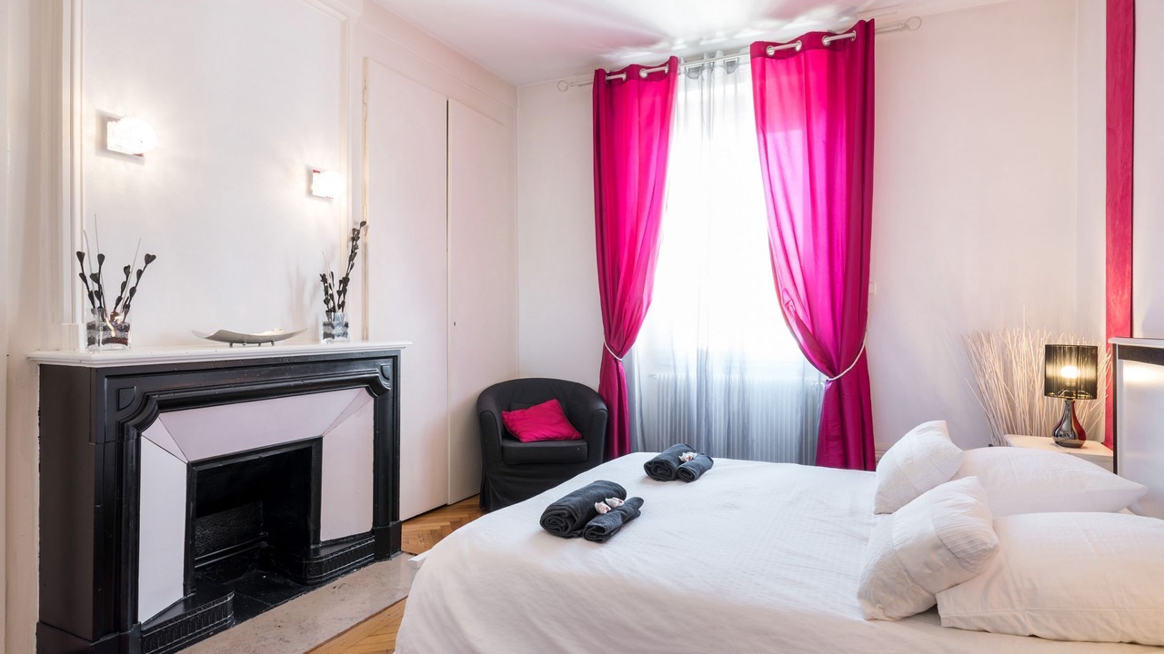 Photo of Bedroom in Voltaire - Saint Amour