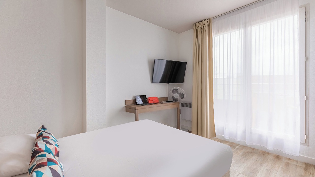 Photo of Bedroom in Villette - Maisons Neuves