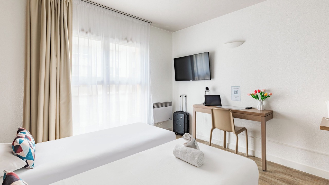 Photo of Bedroom in Villette - Maisons Neuves
