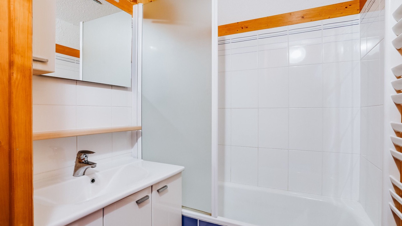Photo of Bathroom in Arc-1600