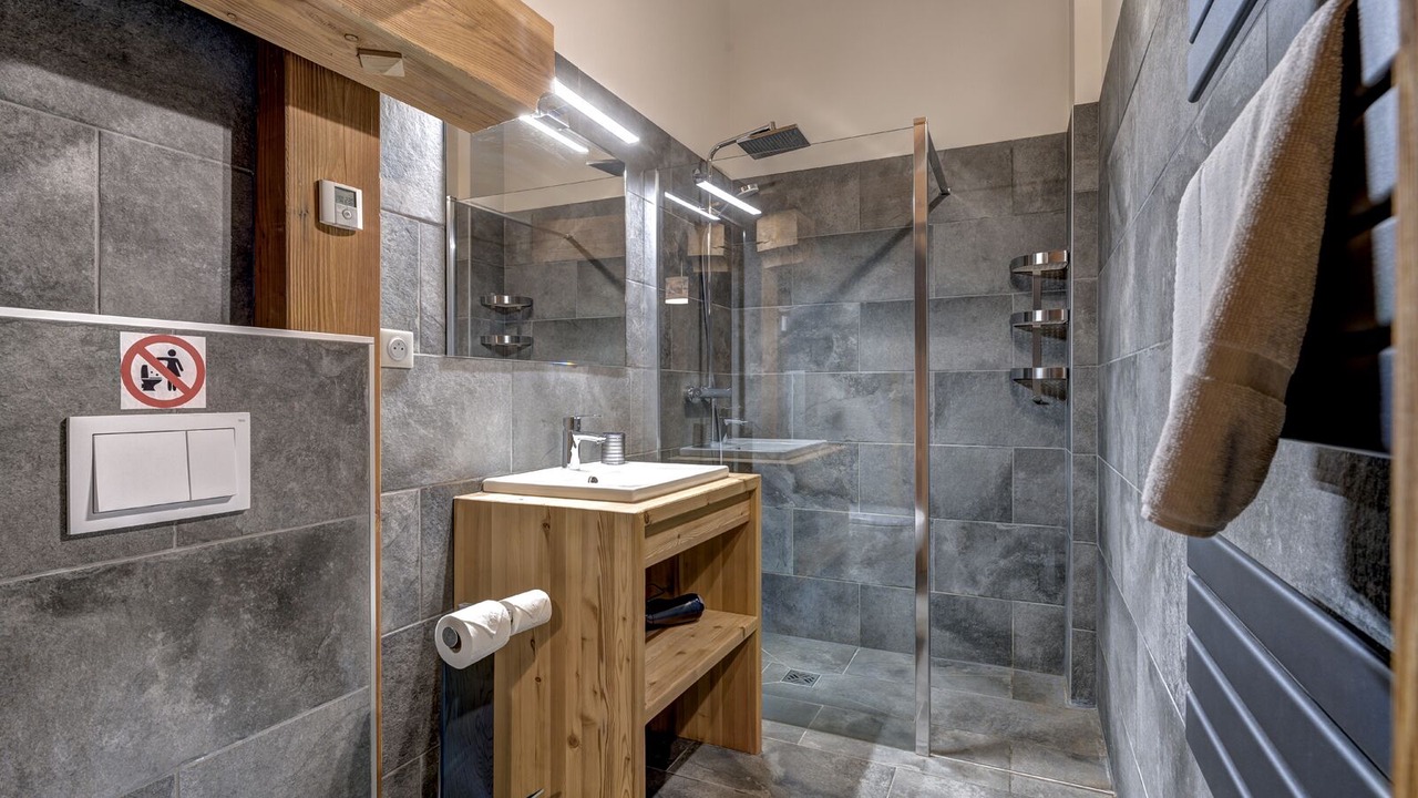 Photo of Bathroom in Viel-Alpe