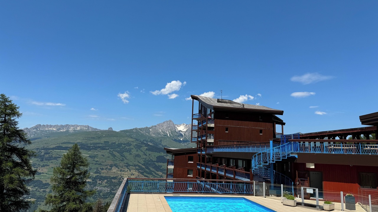 Photo of Outdoor in Arc-1800