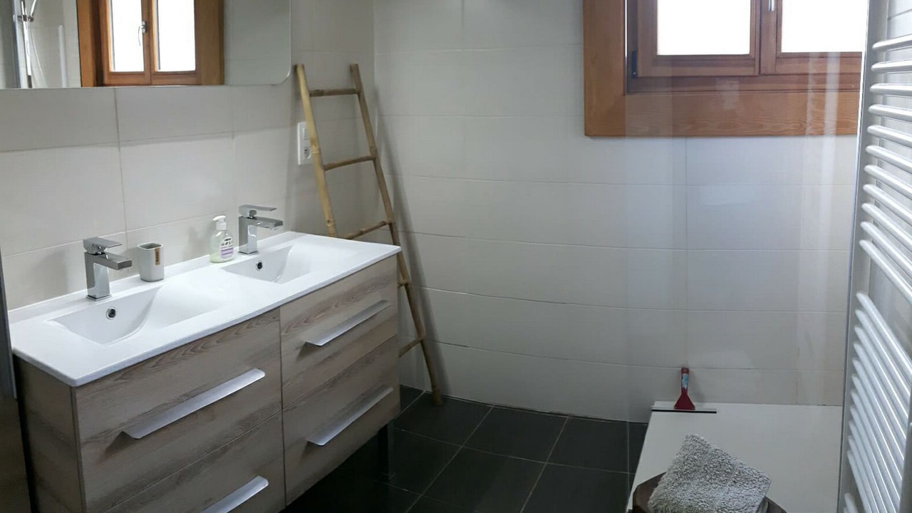 Photo of Bathroom in Les Praz-de-Chamonix