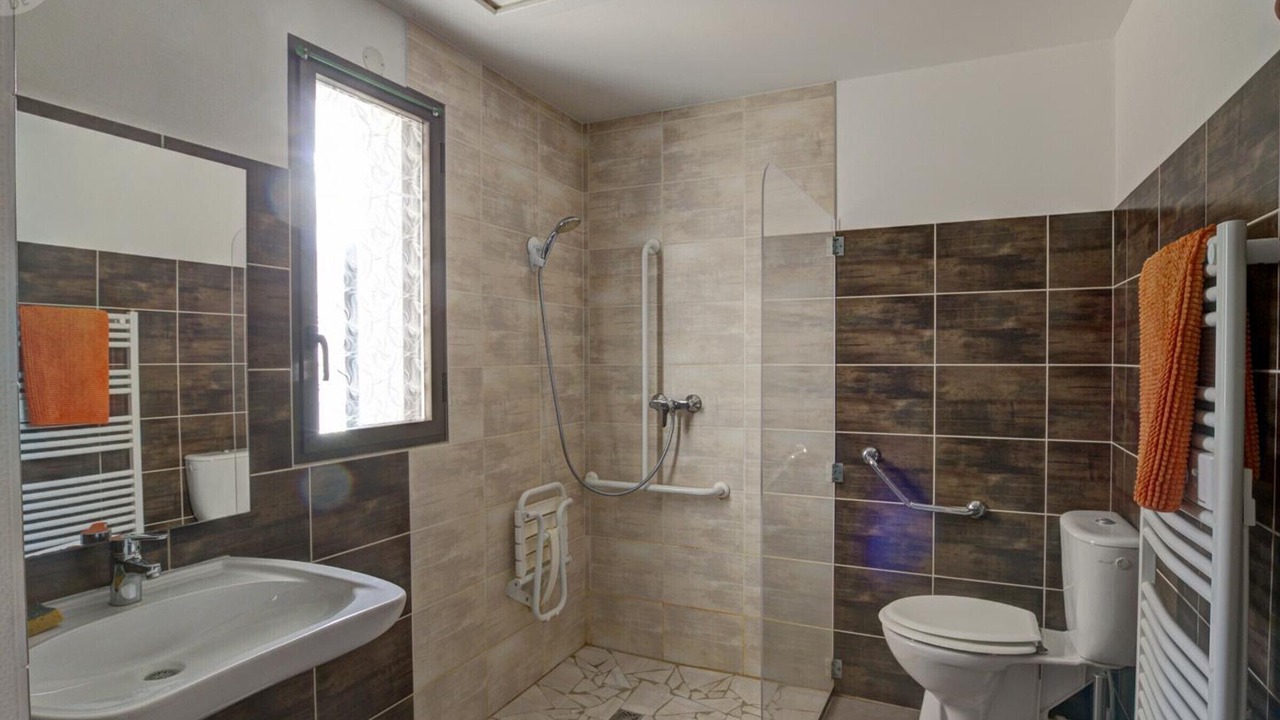 Photo of Bathroom in Veauchette