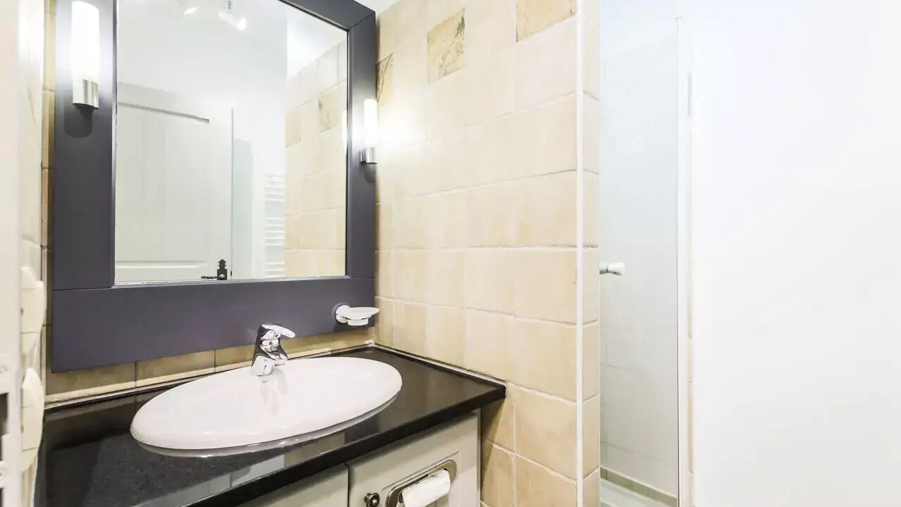 Photo of Bathroom in Arc-1950