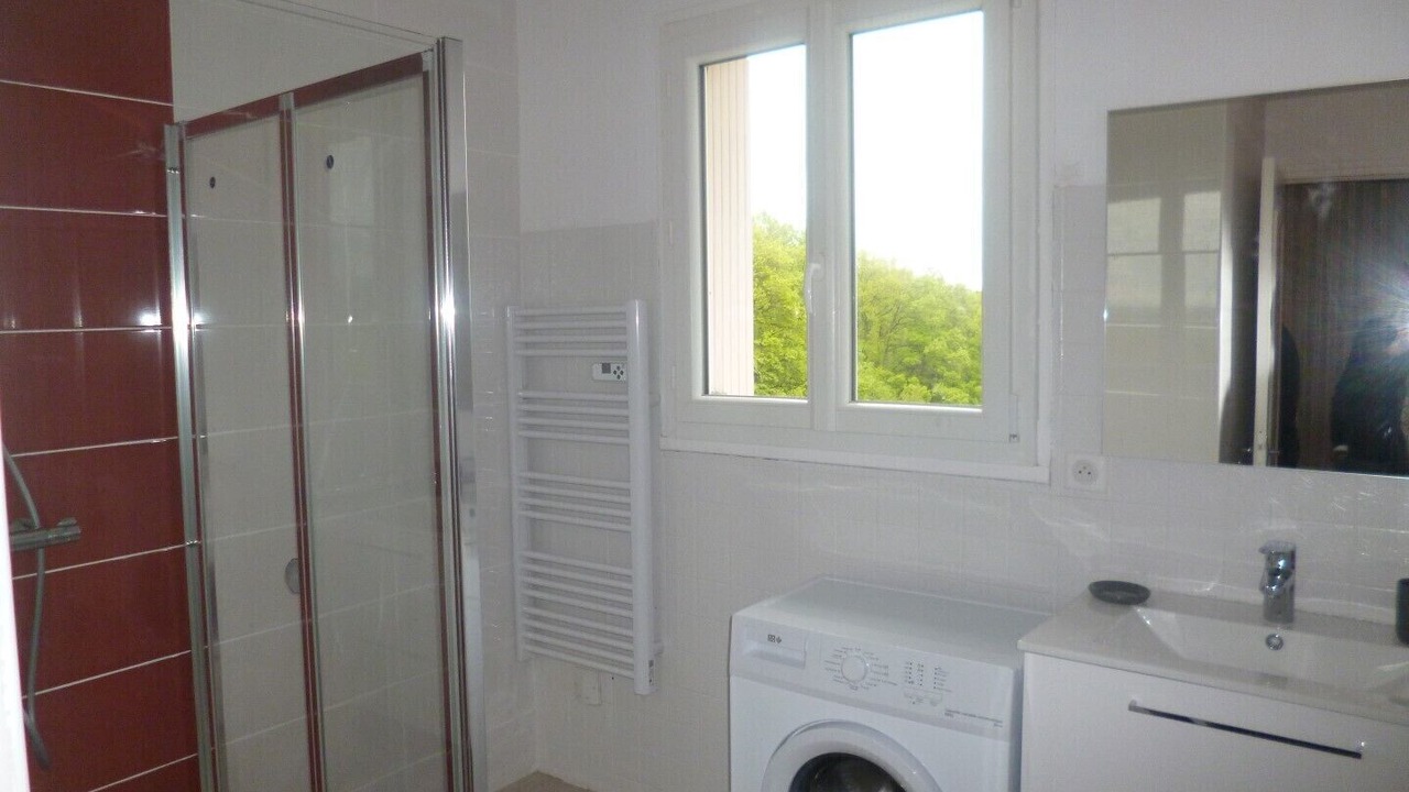 Photo of Bathroom in Lacapelle-Viescamp