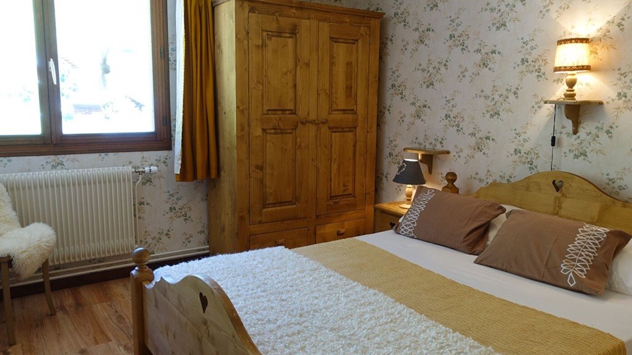Photo of Bedroom in Areches