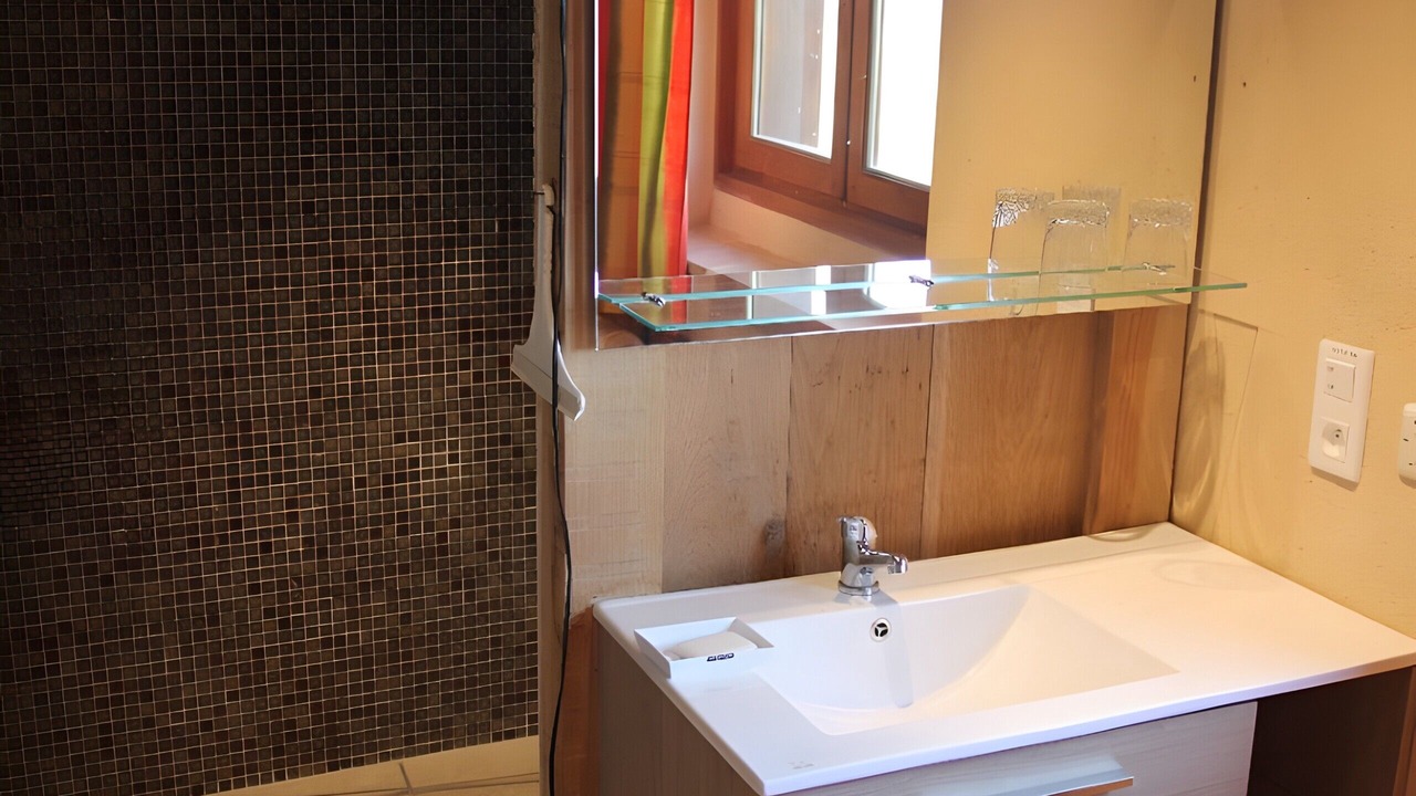 Photo of Bathroom in Dance