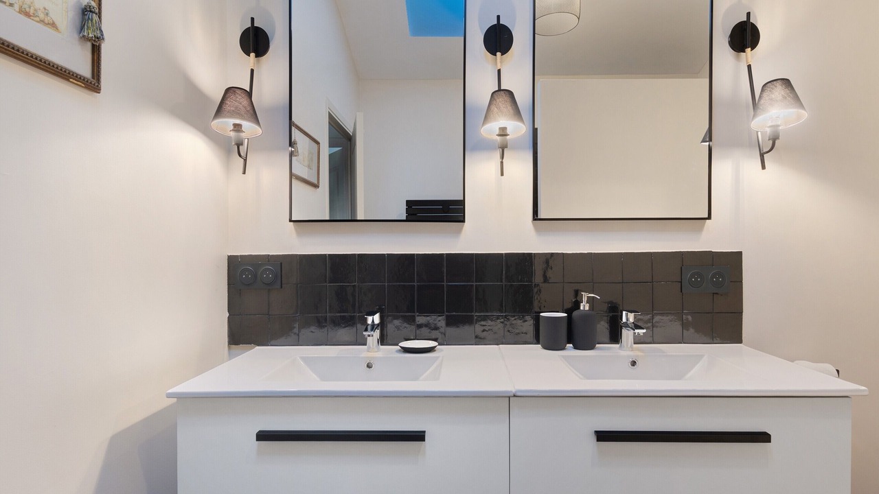Photo of Bathroom in Vogue