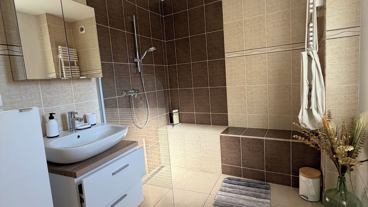 Photo of Bathroom in Vetraz-Monthoux