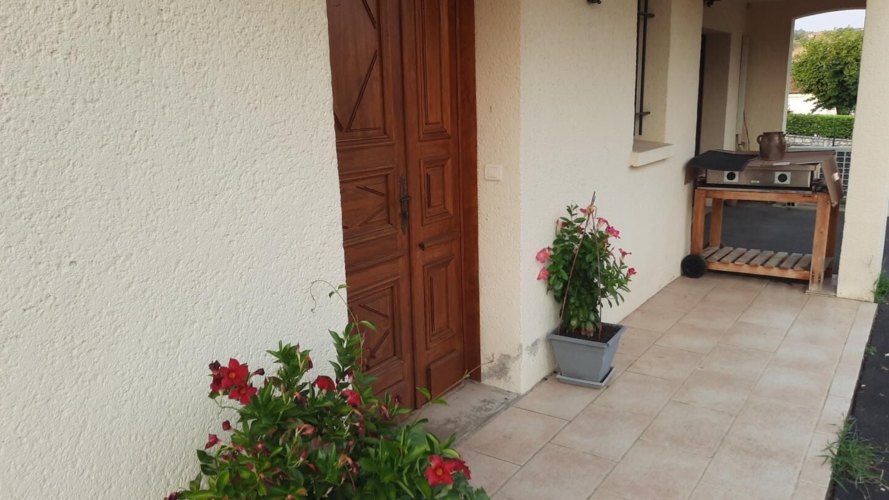 Photo of Patio Balcony in Saint-Laurent-les-Tours