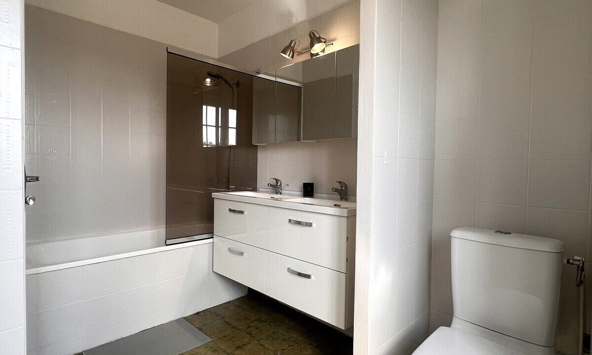 Photo of Bathroom in Bondoufle