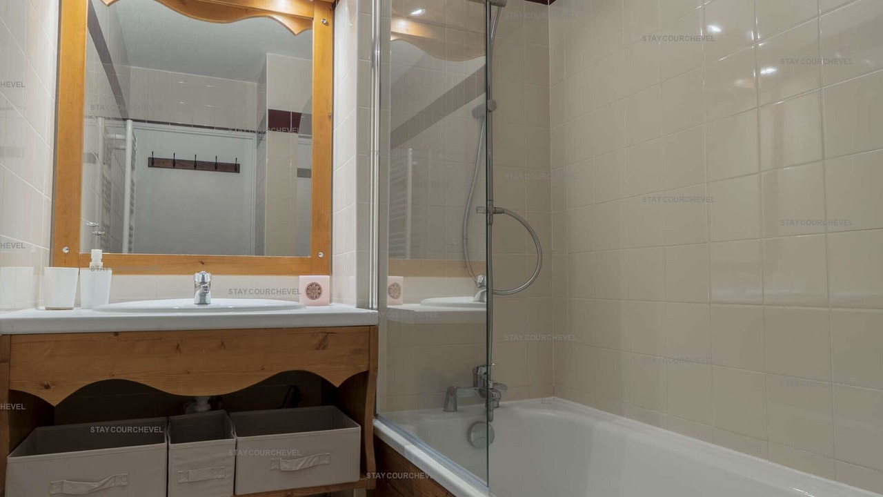 Photo of Bathroom in La Perriere