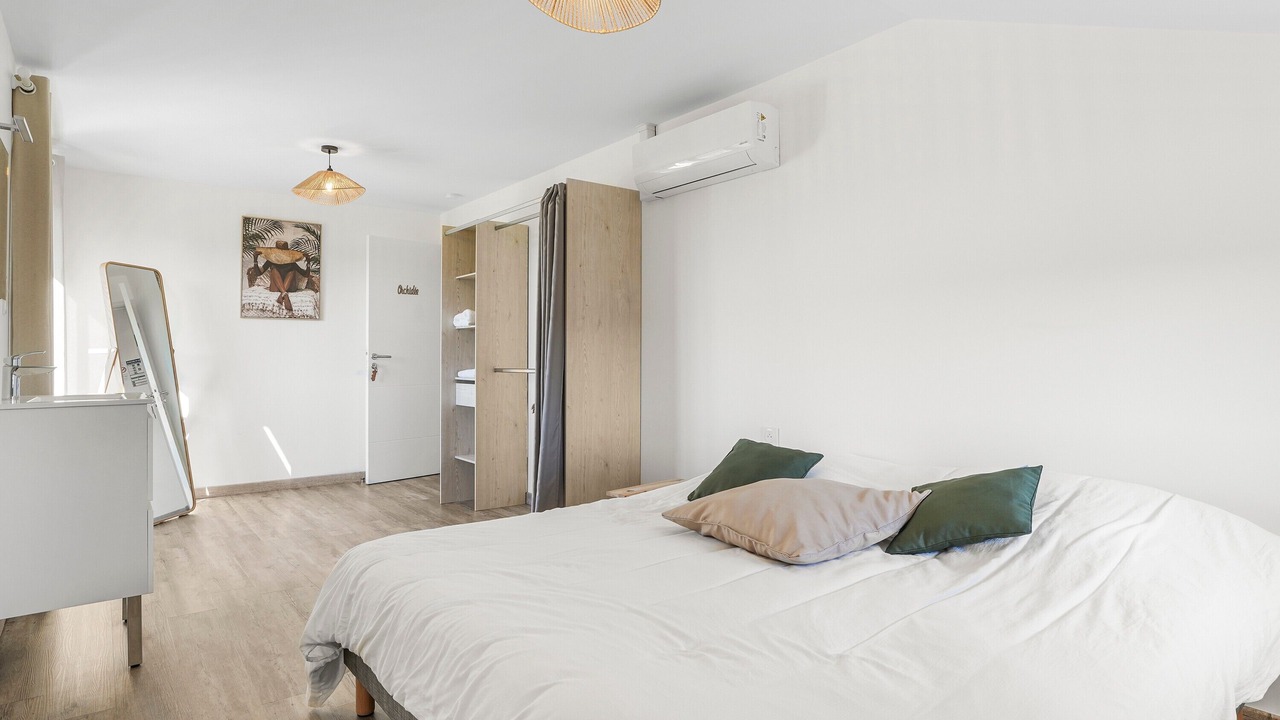 Photo of Bedroom in Veauchette