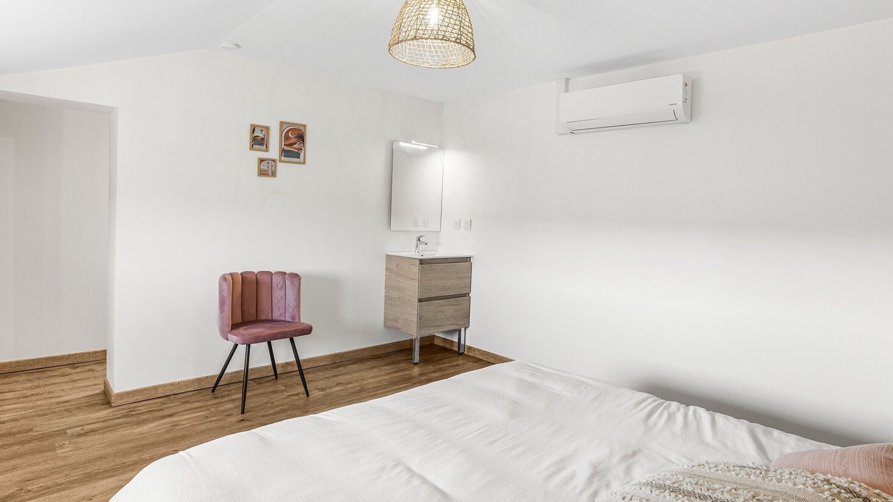 Photo of Bedroom in Veauchette