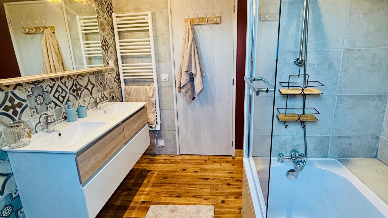 Photo of Bathroom in Mauriac
