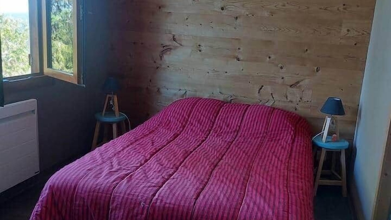 Photo of Bedroom in Premanon