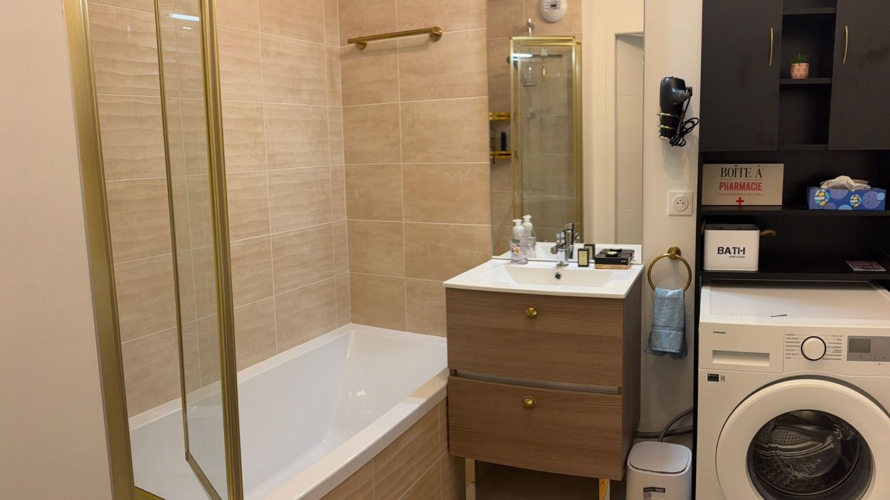 Photo of Bathroom in Cluses