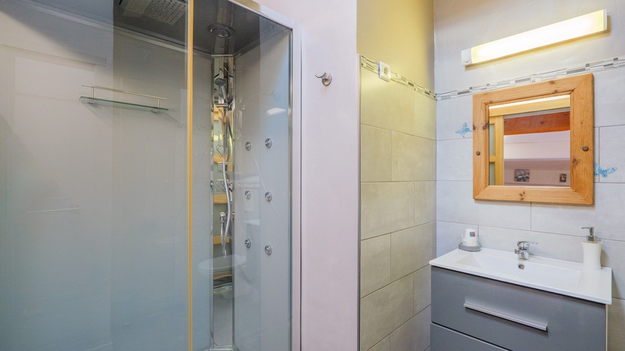 Photo of Bathroom in Laurac-en-Vivarais